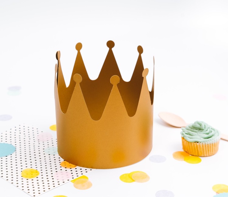 Corona de cartón y tiara Corona de cartón y tiara