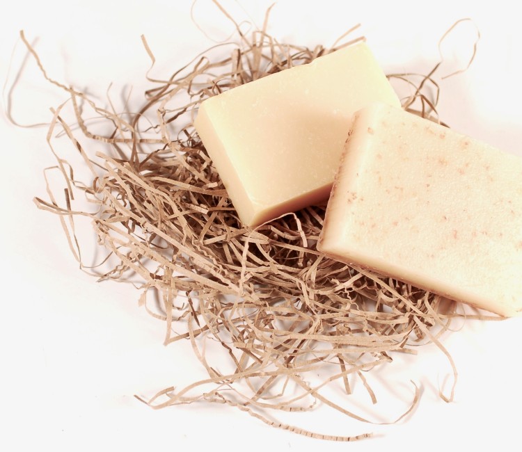 Paper shavings for cardboard boxes