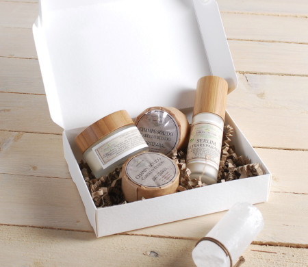Boîte d'échantillons de produits cosmétiques