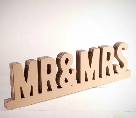 Palabra Mr & Mrs en Cartón