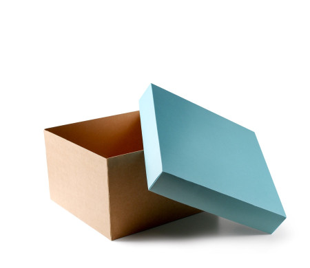 Caja para sombreros. De fácil montaje y disponible en 3 tamaños.