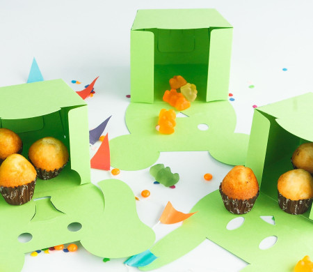 Caja de Cartón en Forma de Conejo Simpático