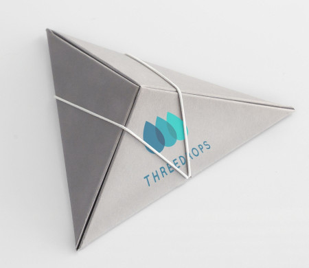 Caja Triangular de Cartón