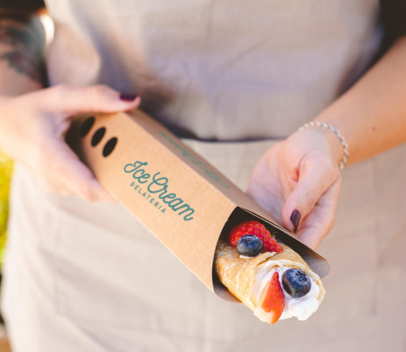 Take-away container for crepes and pancakes, made from cardboard