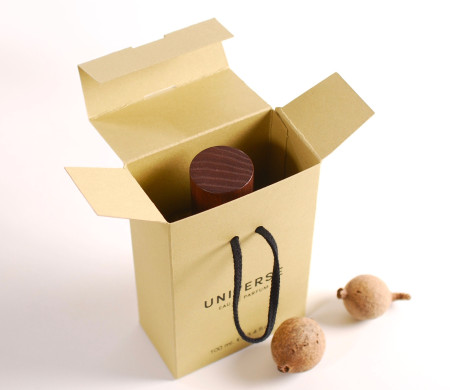 Cardboard Gift Box with a Very Original Fastener
