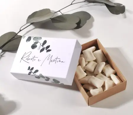Scatola Caramelle Regalo, 50 Pezzi Scatole di Carta Kraft per Regalo, Cuscino Scatole Regalo, Scatole Portaconfetti Matrimonio, Scatole per Bomboniere in Pizzo con Corda di Juta, per Festa Laurea