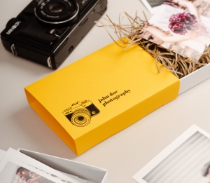 Box for professional or amateur photos