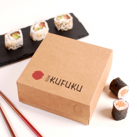 Quadratische Schachtel für gemischtes Sushi