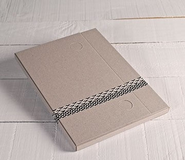 Cardboard folder for presenting documents