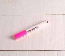 Fuchsia chalk pen